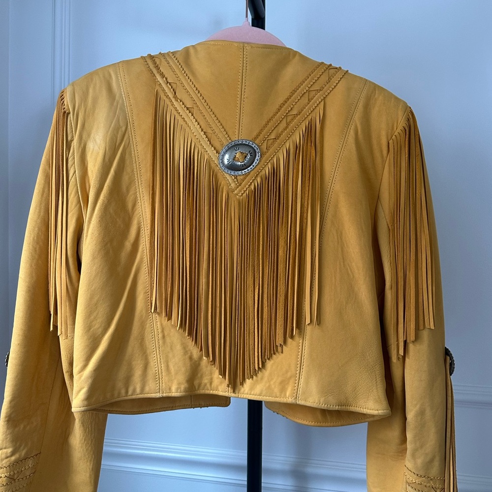 RARE Continental Leathers Fringe Cropped Jacket with Conchos - Picture 5 of 9